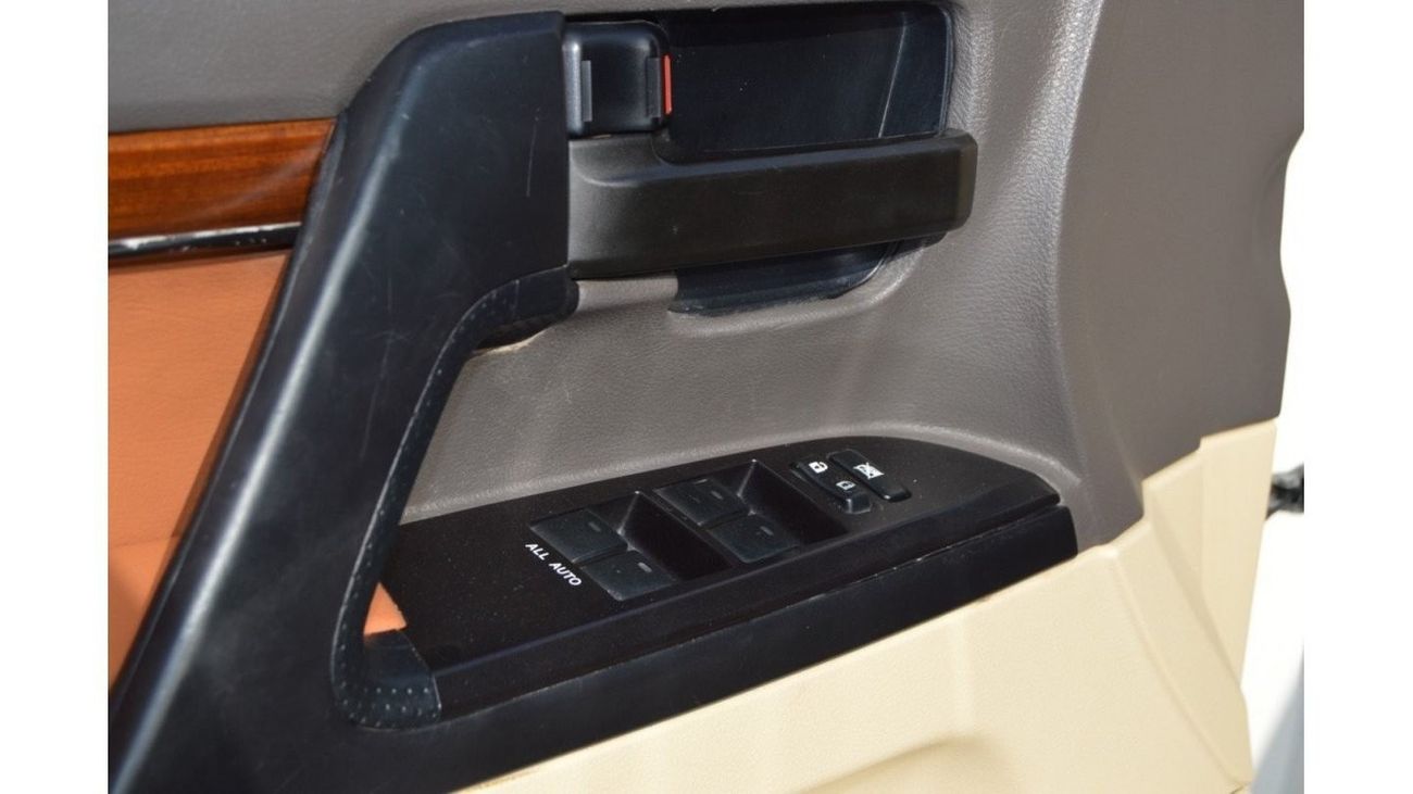 تويوتا لاند كروزر GXR