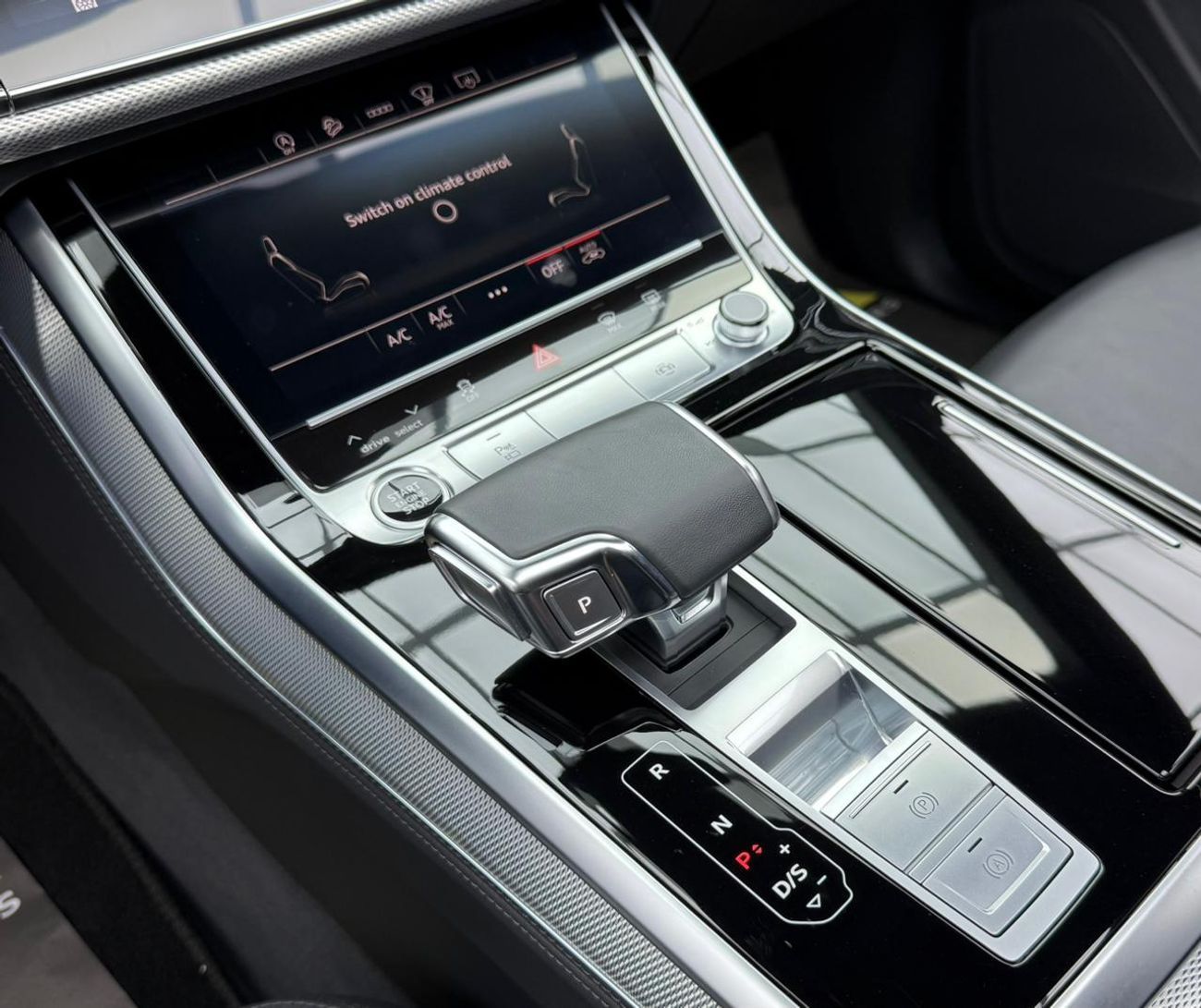 Audi Q8  2023 Audi Q8 55 TFSI Quattro S-Line, 2028 Audi Warranty + Service Pack, Very Low km, GCC