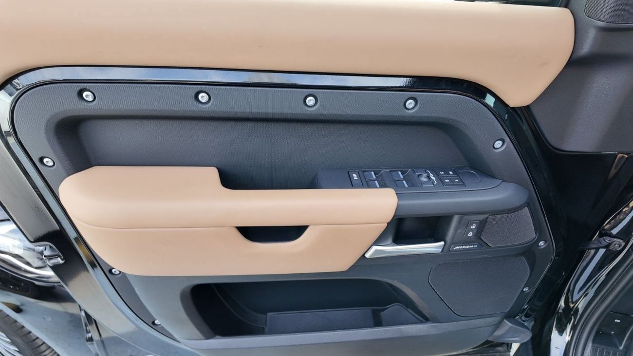 لاند روفر ديفندر LAND ROVER DEFENDER 110 P400 X-DYNAMIC 2026 WARRANTY 5 YEARS