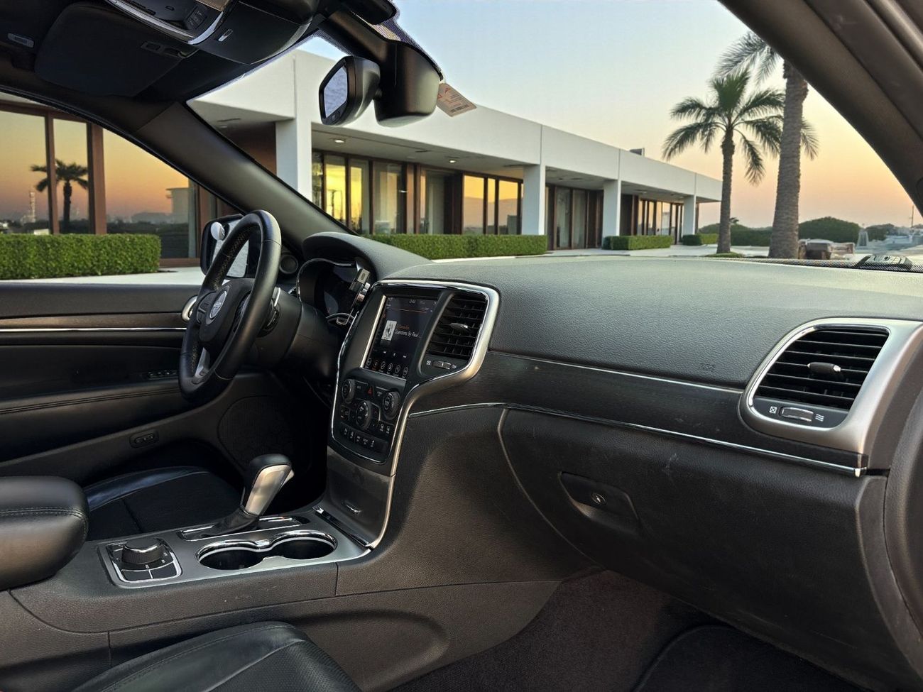 جيب جراند شيروكي Limited 3.6L V6 A/T | 2018 | GCC SPECS | AED 1,500 per month