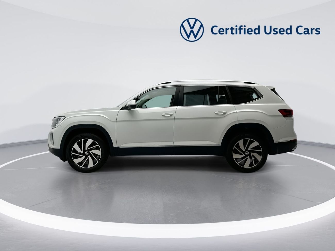 Volkswagen Teramont R-Line 3.6L R-Line 2L (Ref#40231) / 30,100 AED SAVINGS from New Car