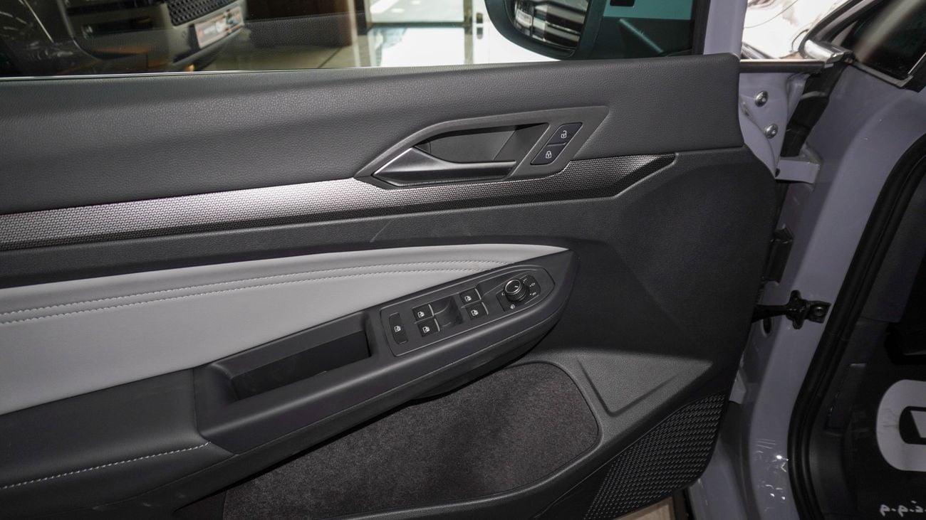 فولكس واجن جولف R 300 TSI