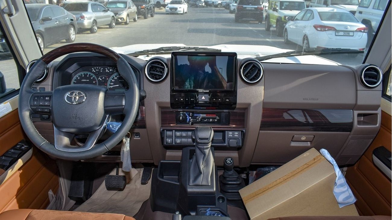 Toyota Land Cruiser Pick Up 4.0L V6 Double Cabin A/T