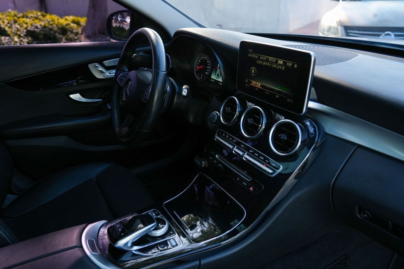 Mercedes Benz C200 2018 KOREAN SPECS!! IMMACULATE CONDITION