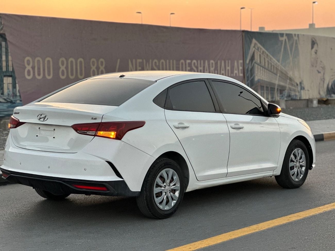 Hyundai Accent GL Hyundai Accent | 2021   4-cylinder — 1.6 engine  4-cylinder — 1.6 engine  Mileage: 85,000 km  New sh