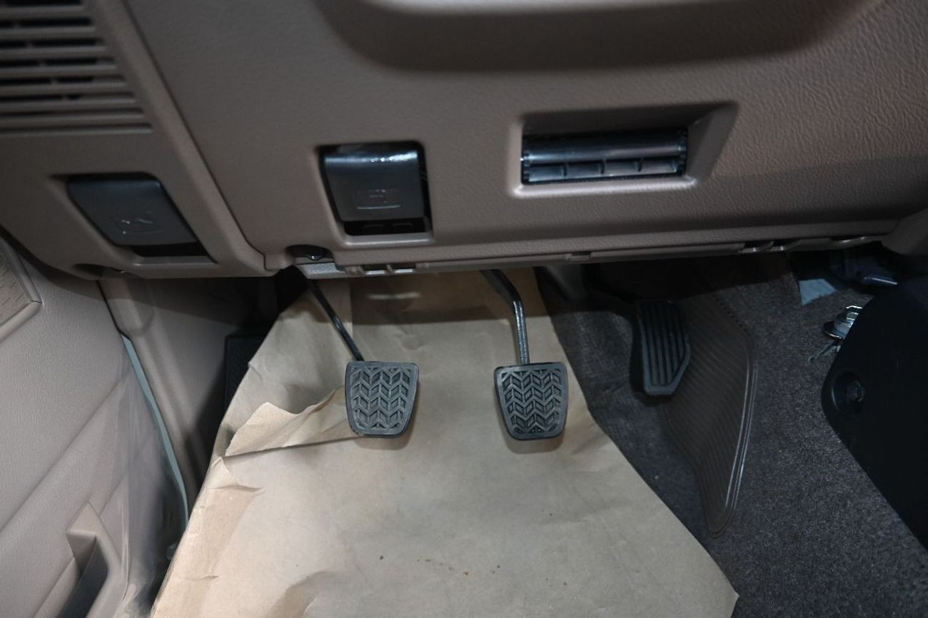 Toyota Land Cruiser 70 2024 Model Toyota Land Cruiser LC76 LX-E (5-Door) Hardtop 4.5L V8 Diesel M/T 4x4 Export Only