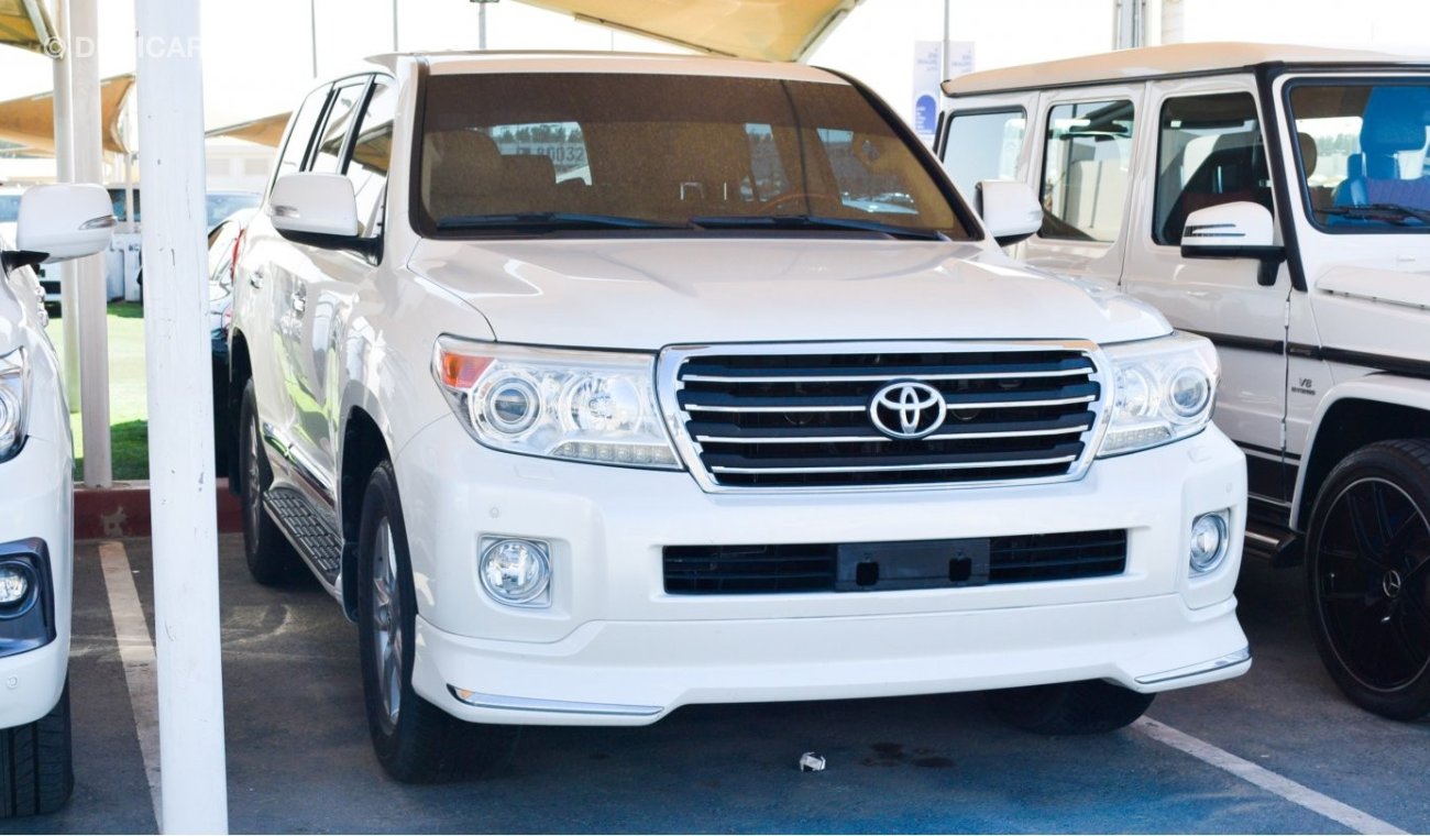 Toyota Land Cruiser GXR V8