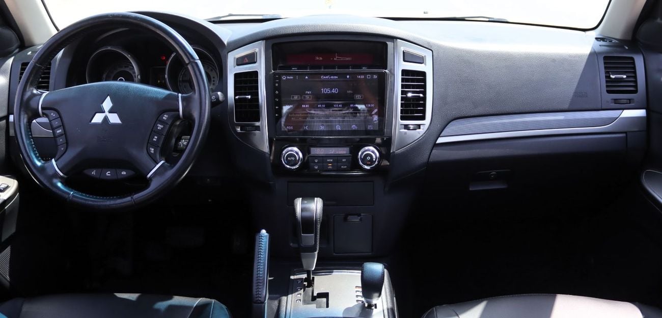 Mitsubishi Pajero GLS HIGHLINE ACCIDENTS FREE - GCC - PERFECT CONDITION INSIDE OUT - FULL OPTION