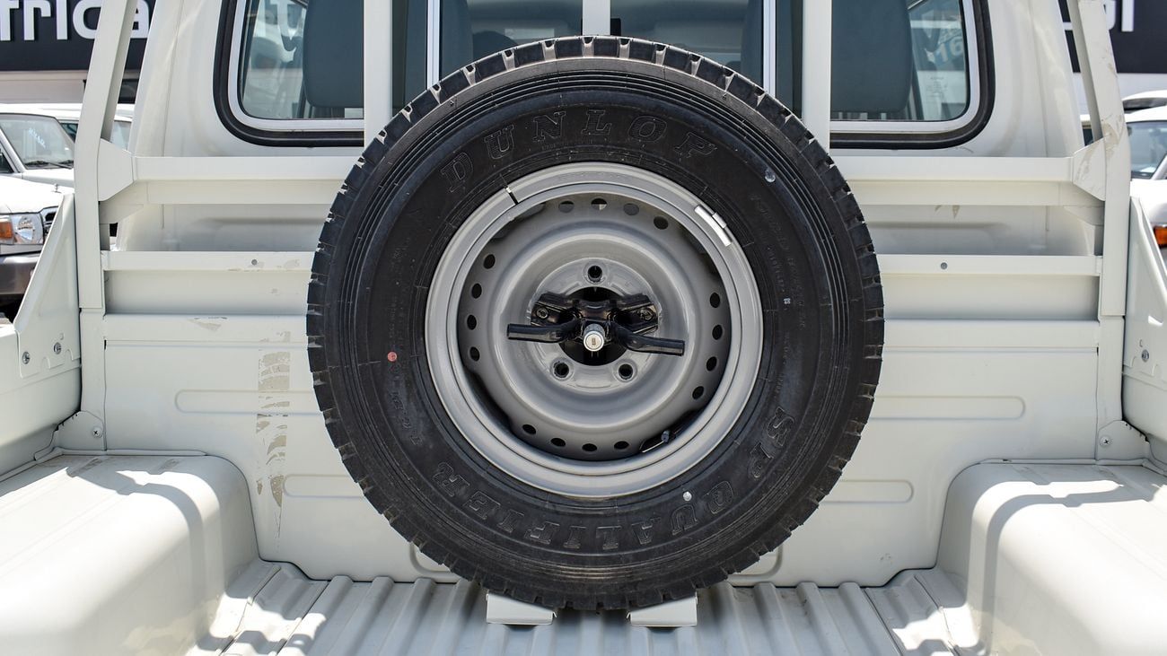 Toyota Land Cruiser Pick Up DC 4.2L V6 YM 2023