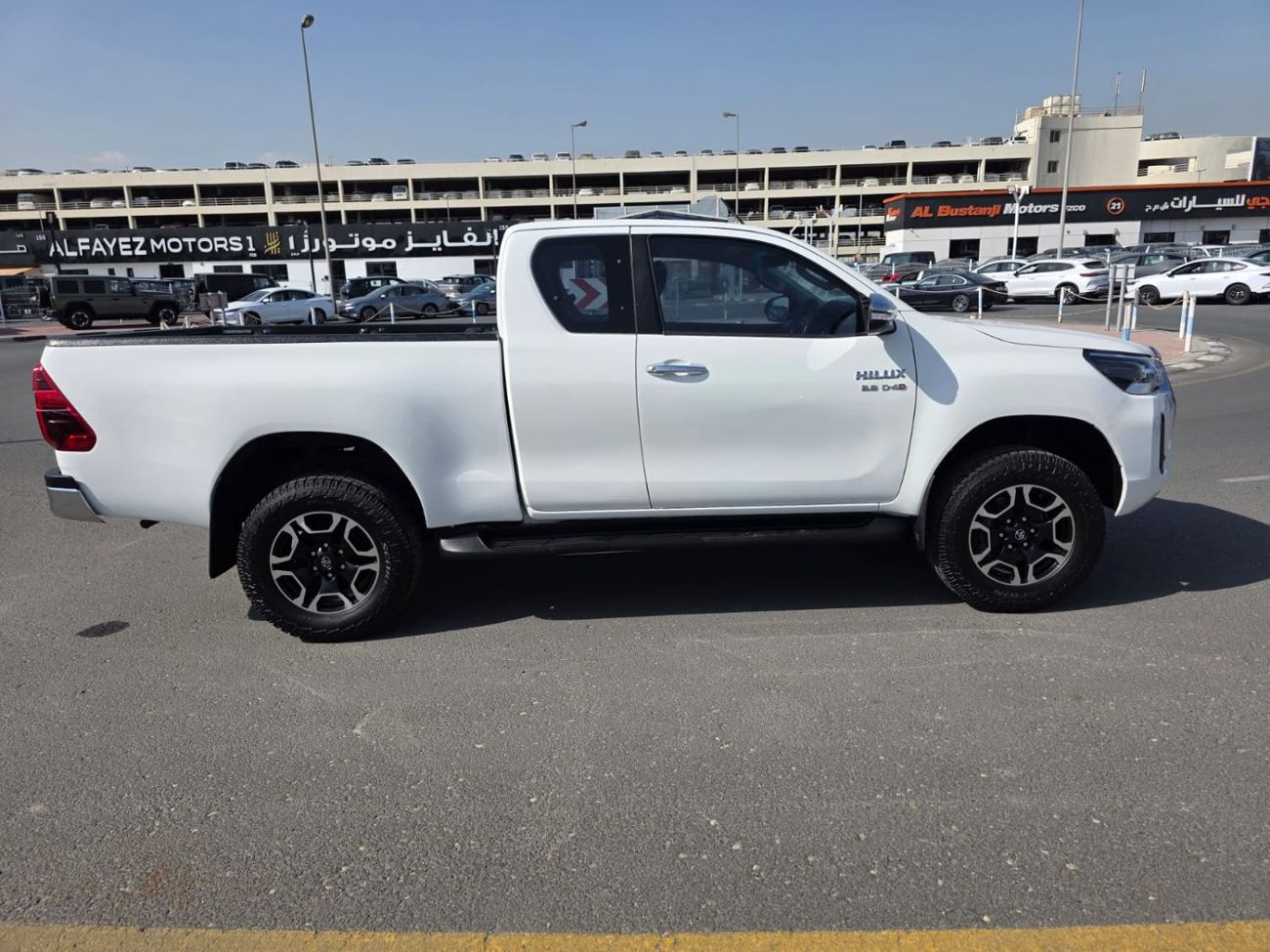 تويوتا هيلوكس diesel right hand drive 2.8 liter only