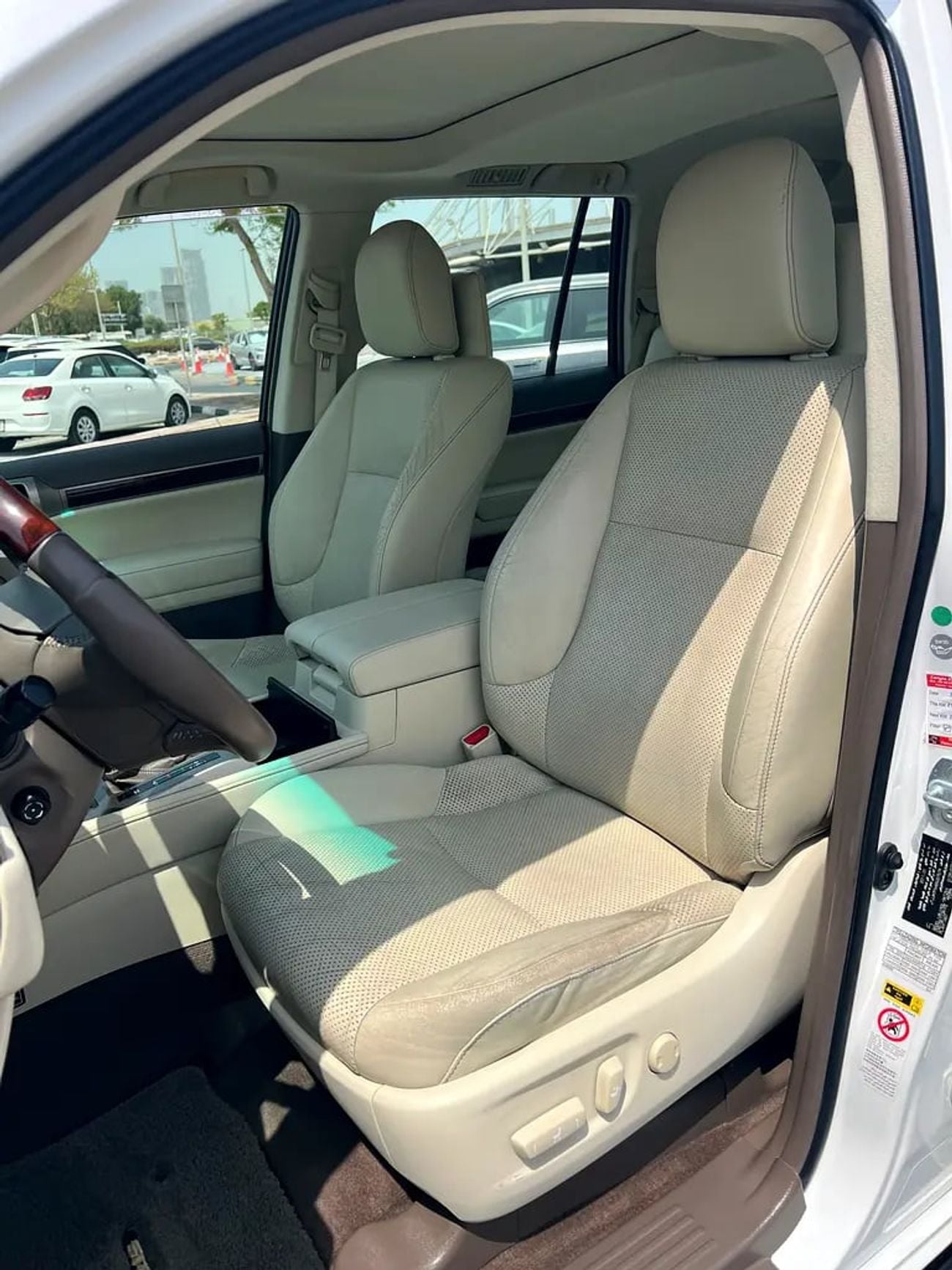 Lexus GX460 GX 460 Platinum | GCC Specs full service history from al Futtaim | Excellent Condition