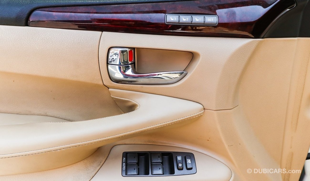 Lexus LX 570 LX570 Full Option White 2008 In Excellent Condition