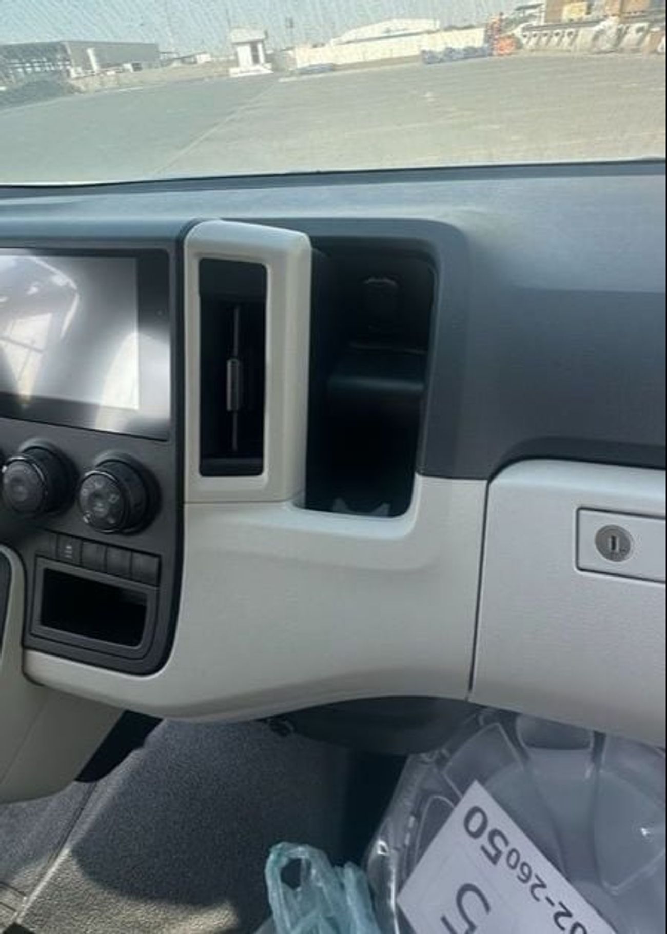 Toyota Hiace GL STD Roof Panel Van 3.5L 2026 GCC DUOBLE REAR DOOR