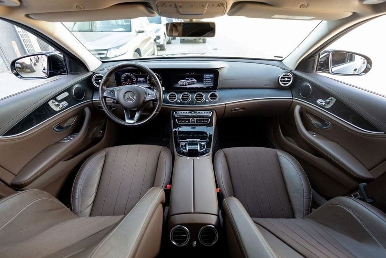 مرسيدس بنز E200 Mercedes-Benz E200 AMG 2017 GCC under Warranty with Flexible Down-Payment.