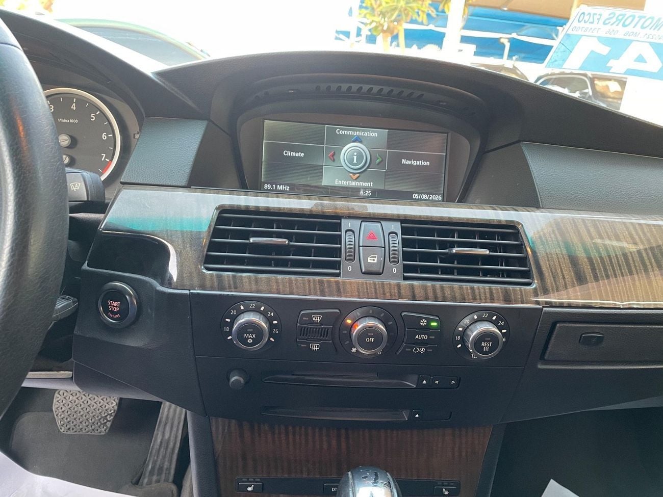 بي أم دبليو 525i STD