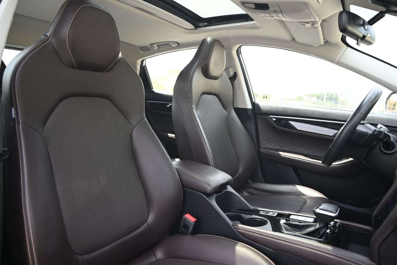 جاك J7 HOT DEALS - 0% DP - JAC J7 LUXURY 2023 - LOW MILEAGE - FIRST OWNER - MINT CONDITION