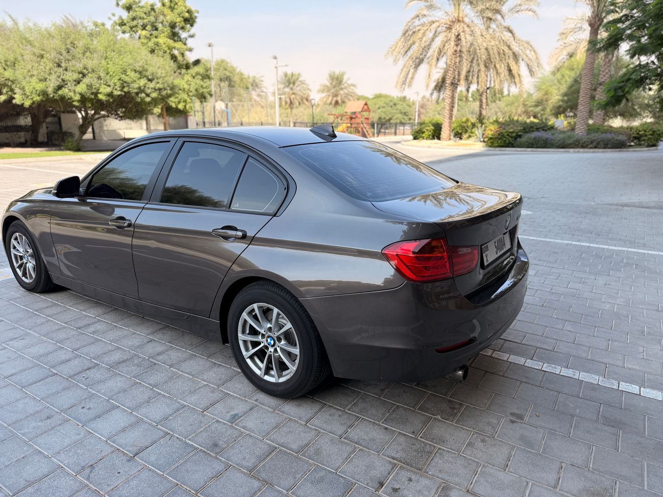 BMW 320i