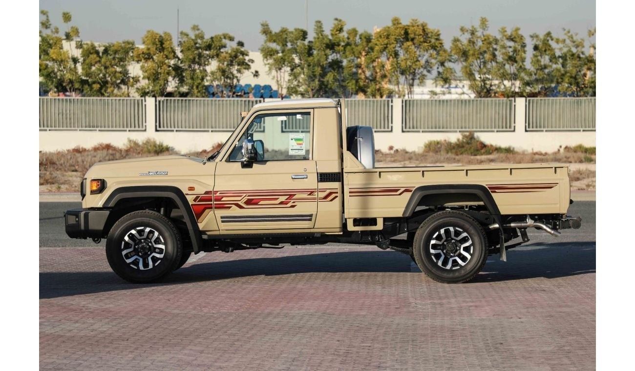 تويوتا لاند كروزر 70 2024 TOYOTA LC79 LX Z SINGLE CAB 2.8 - BEIGE inside TAN | Export Only