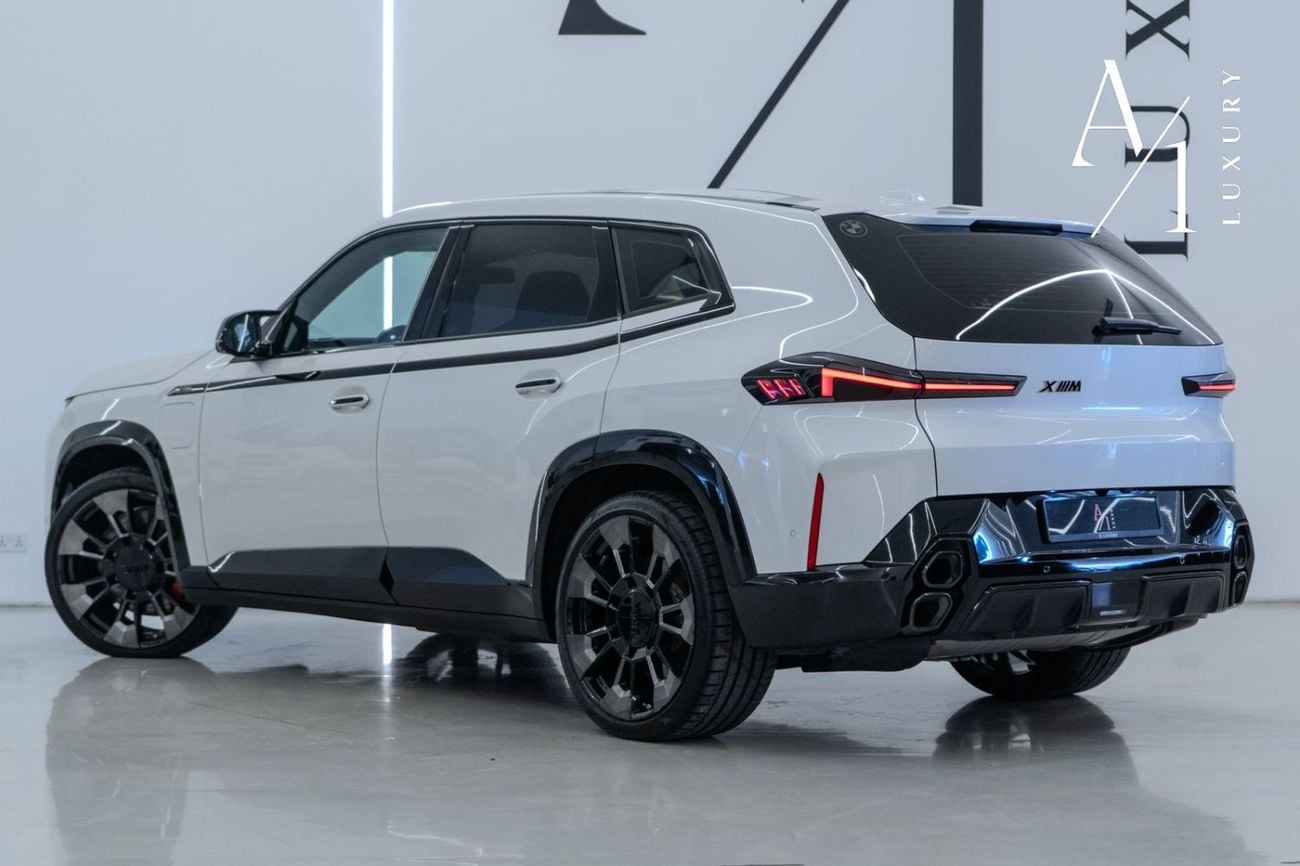 بي أم دبليو XM 2023 BMW XM, May 2027 BMW Warranty + Service Pack, Fully Loaded, Very Low Kms, GCC