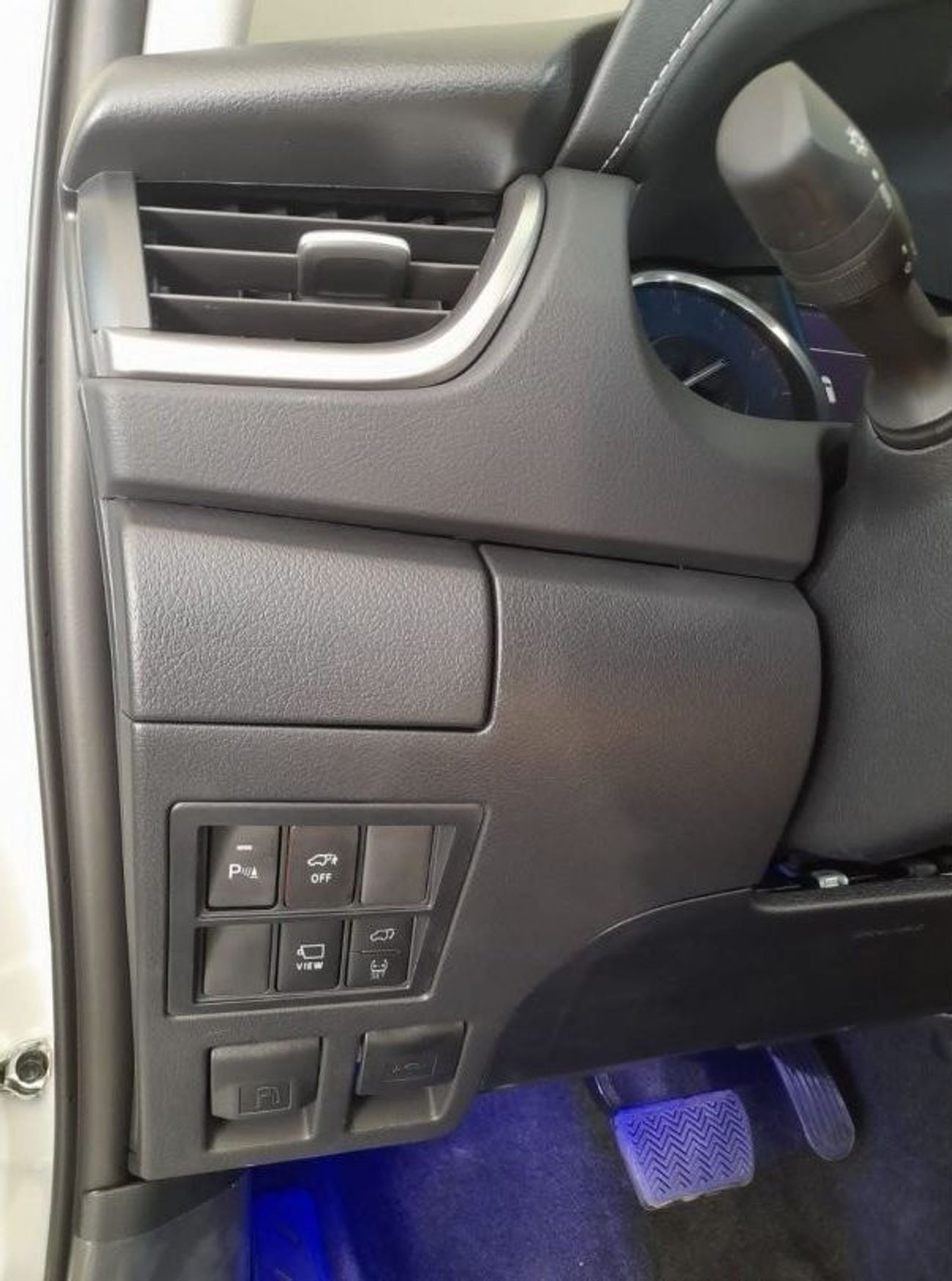 Toyota Fortuner VXR 4.0L (278 HP)