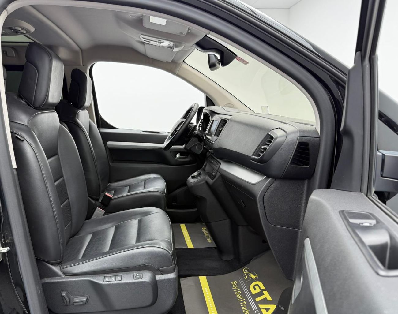 Peugeot Traveller 2020 Peugeot Traveller VIP, 1 Year Unlimited Km Warranty, Peugeot Full Service History, GCC