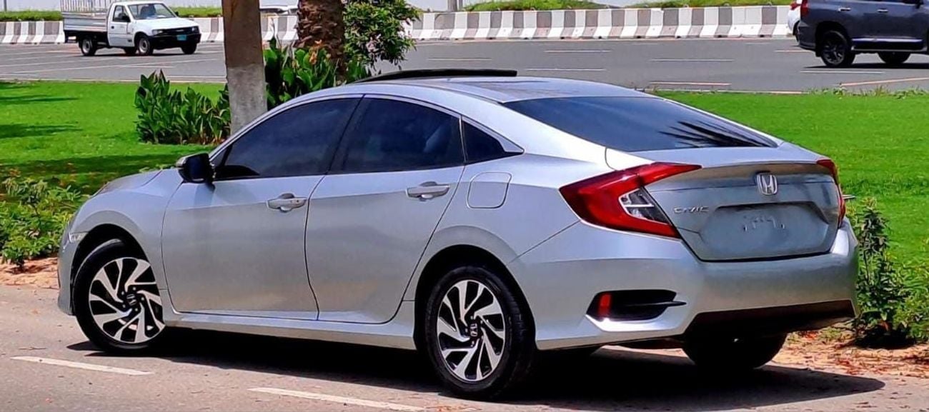 Honda Civic EXI 770/Month-(4 years) | Honda Civic EX 2018 | GCC Specs | Full Option | Non-Accident