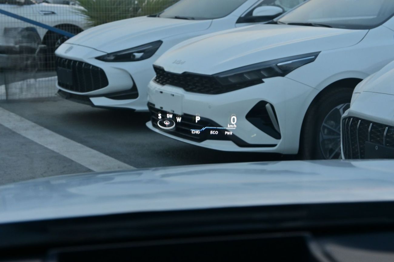 Lexus ES300h Lexus ES300H 2.5L Hybrid, Color Black Model 2024