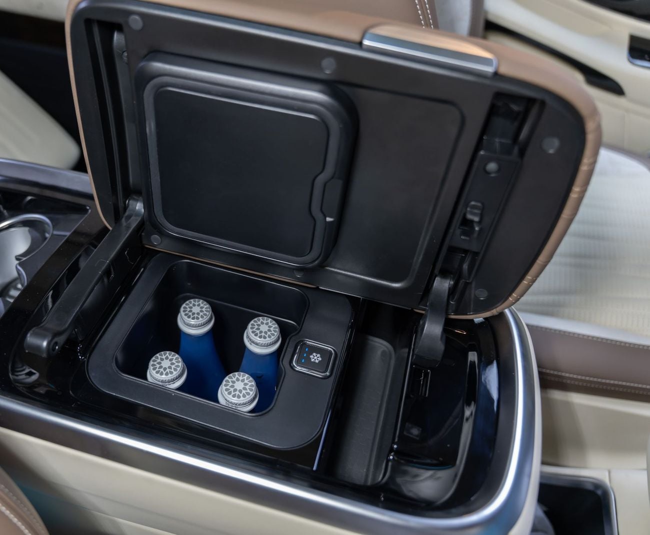 مرسيدس بنز V 300 1 of 28 Magellan Edition based on a Yacht | By Limgene