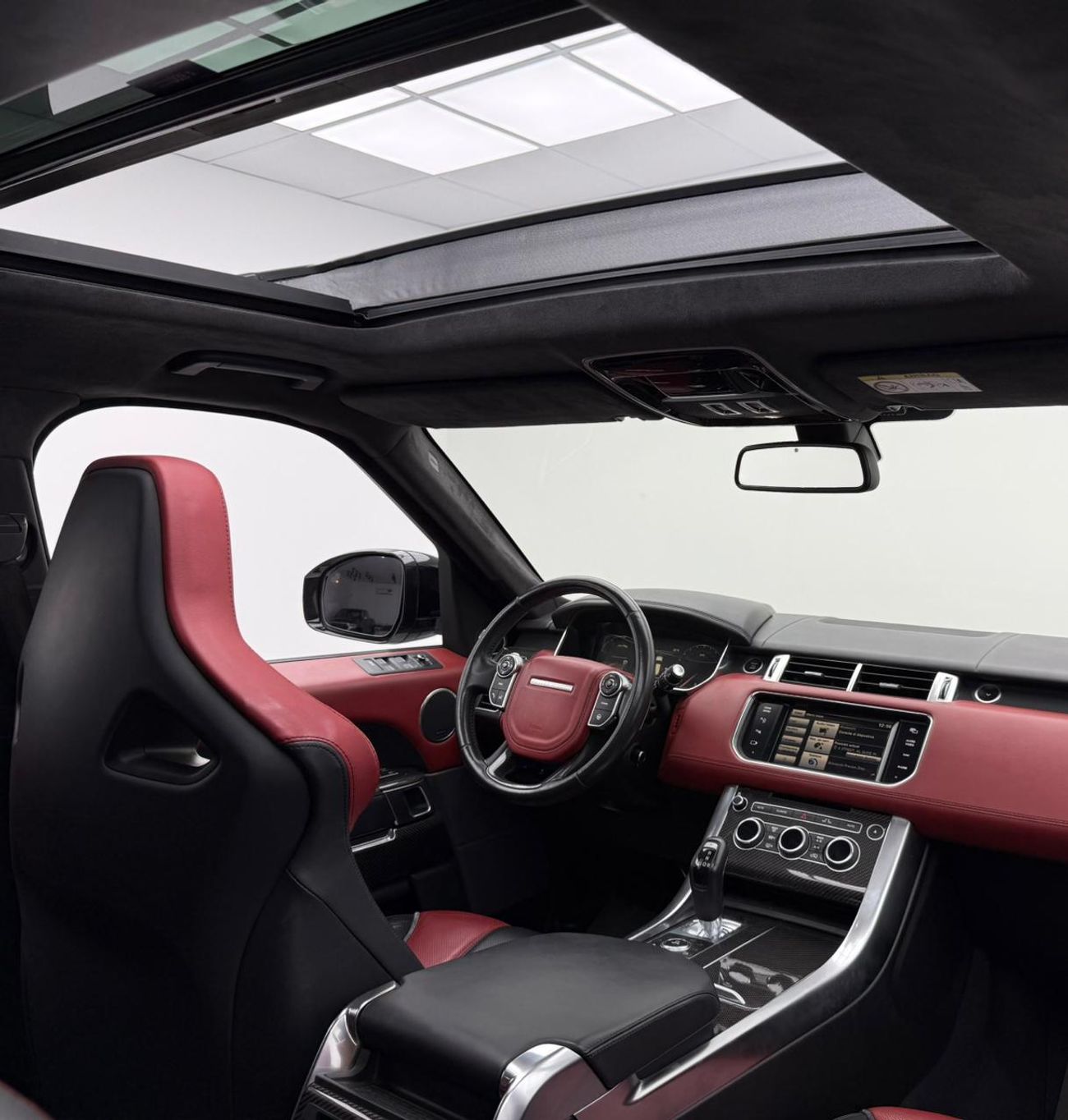 لاند روفر رينج روفر سبورت 2015 Range Rover Sport SVR, Full Service History, Fully Loaded, Excellent Condition, GCC