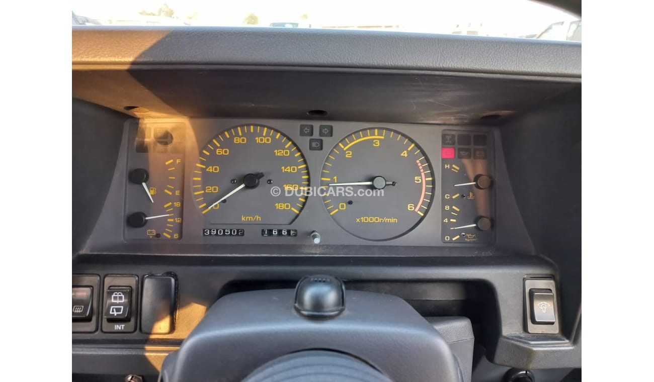 نيسان باترول NISSAN PATROL RIGHT HAND DRIVE (PM1051)