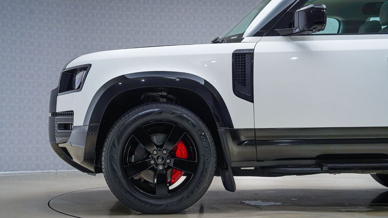Land Rover Defender P400 90 X-Dynamic HSE 3.0L (5 Seater) | AED 3,950 PM | Warranty April-2026 | GCC