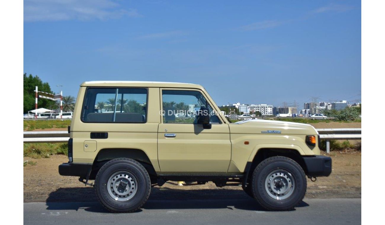 تويوتا لاند كروزر 70 V6 4.0L Petrol 4WD 7 Seater Manual Transmission - EURO 4