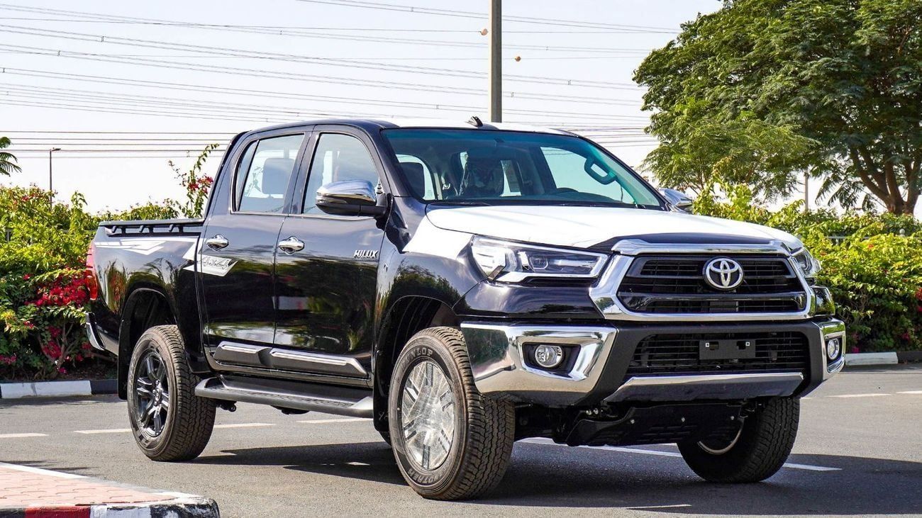 تويوتا هيلوكس SR5 GCC ECTAGR004 – 2026 Toyota Hilux Double Cab SR5 - 2.7L Petrol Manual 4wd – Black w Red