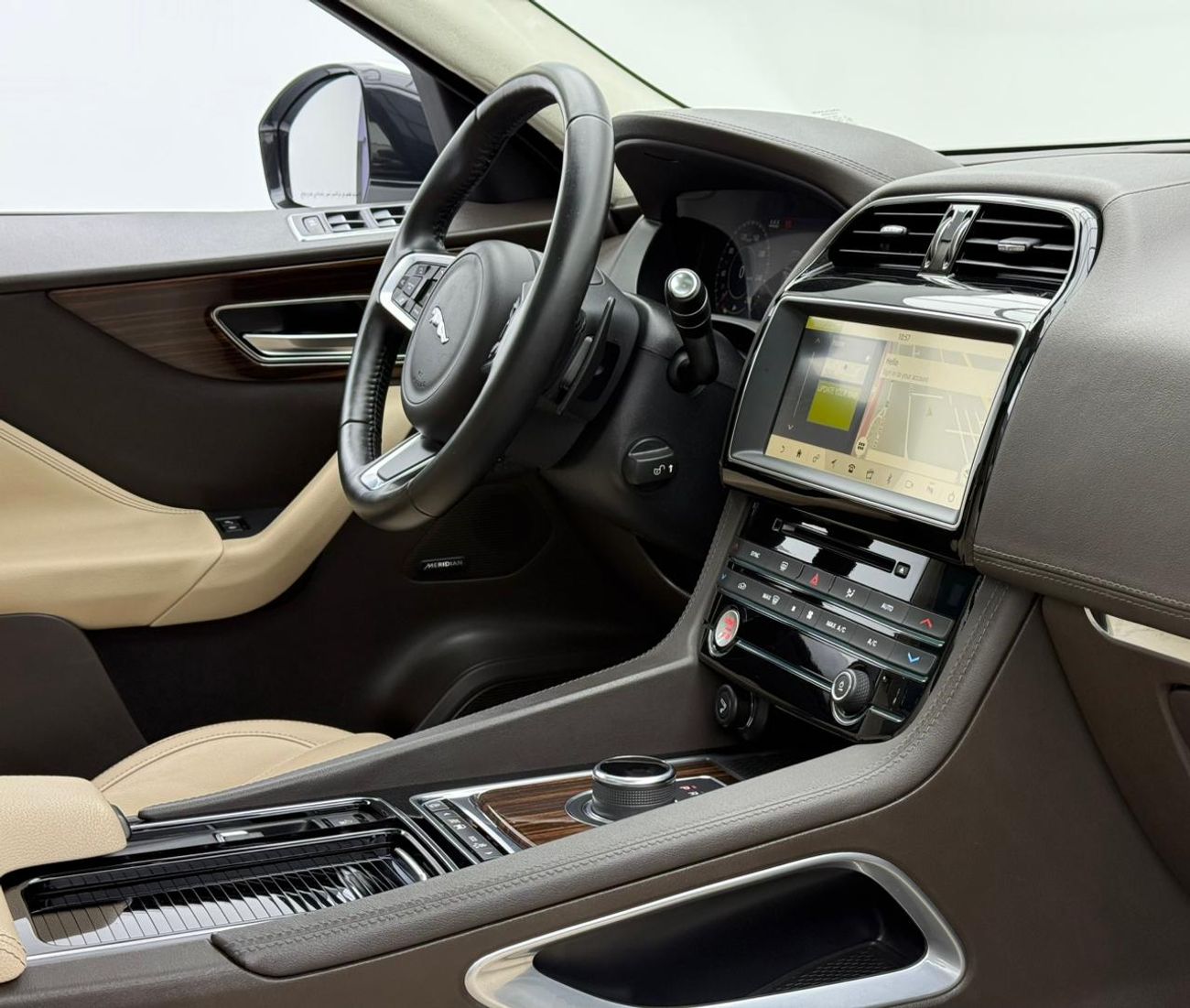 جاكوار F بيس 2019 Jaguar F-Pace 25T, Warranty, Full Jaguar Service History, Excellent Condition, GCC