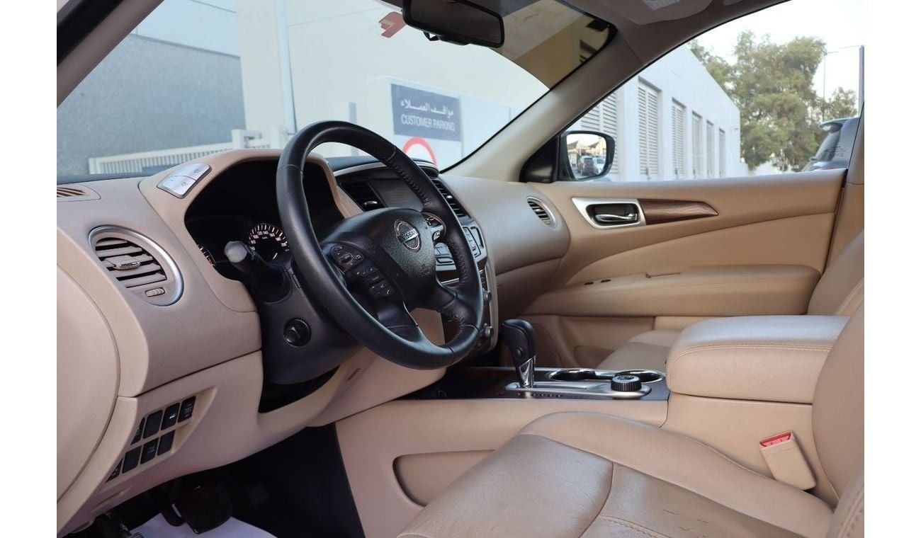 Nissan Pathfinder SV 3.5L (260 HP) 4WD