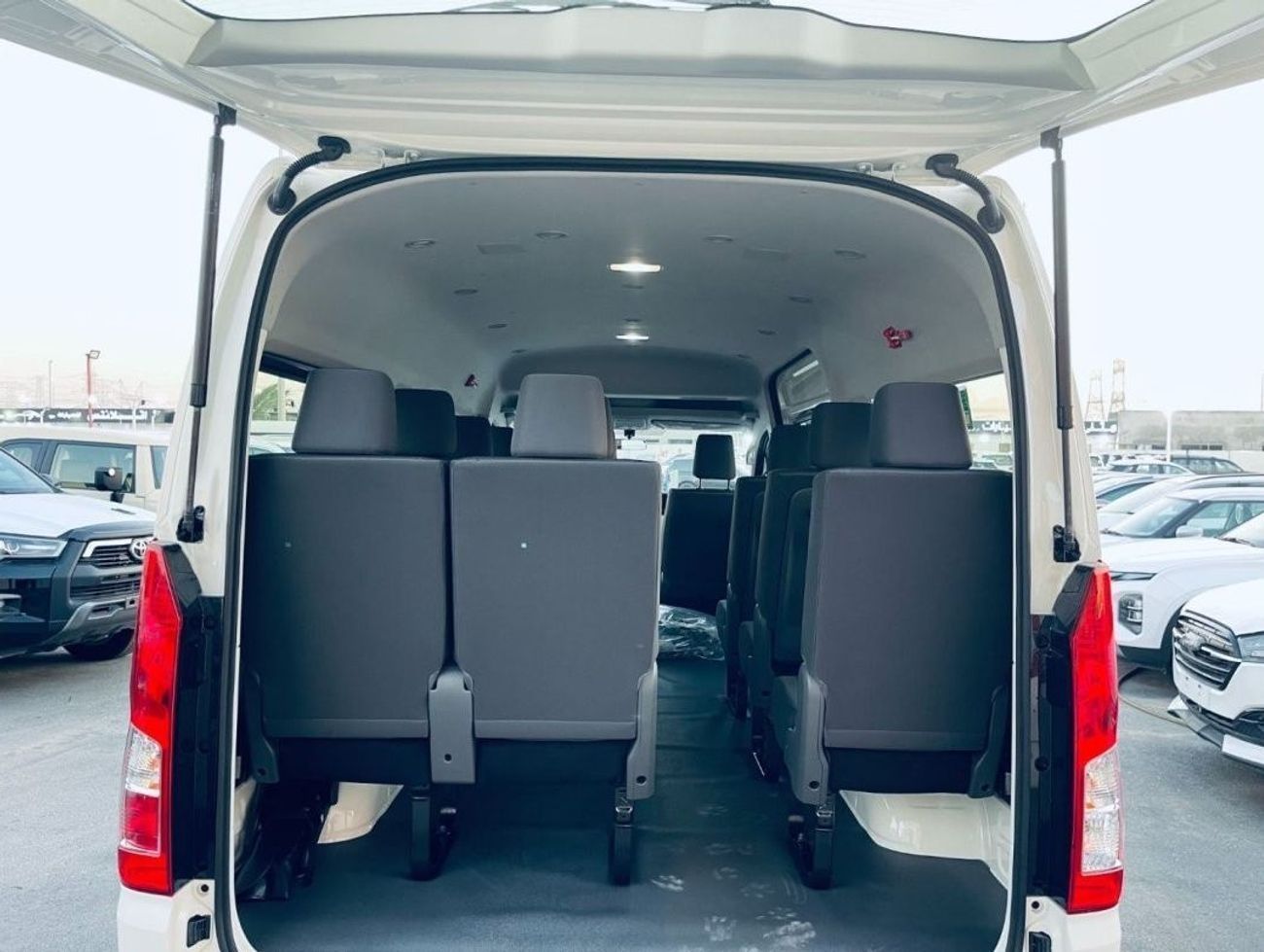 تويوتا هاياس 3.5L V6 High Roof Petrol Automatic Mid Option 2026 MODEL