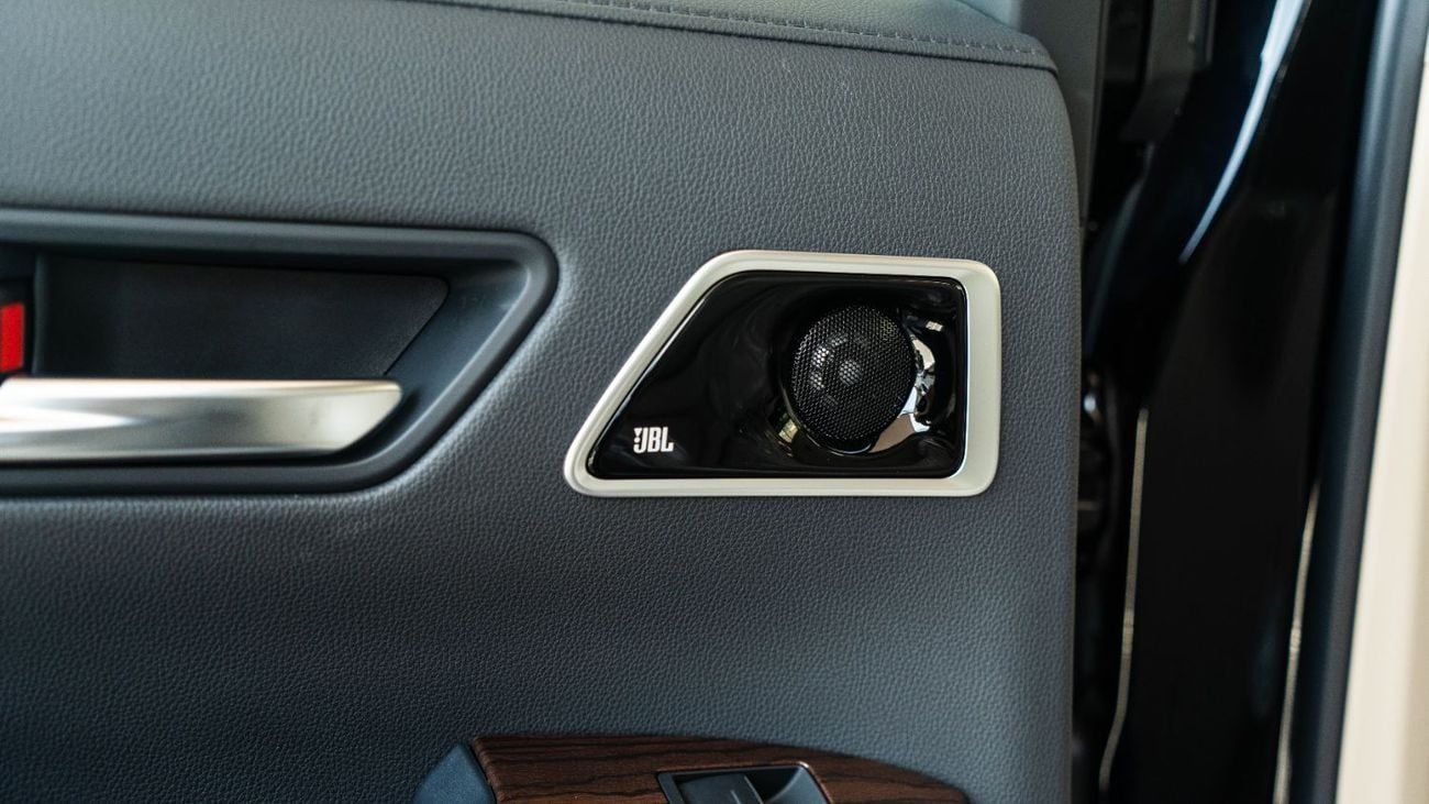 Toyota Land Cruiser VX 4.0 | Exclusive | 2025