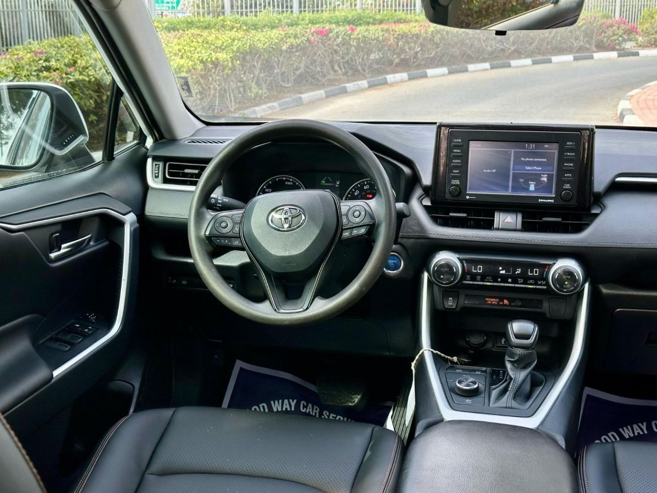 تويوتا راف ٤ XLE-AWD Hybrid Full Option