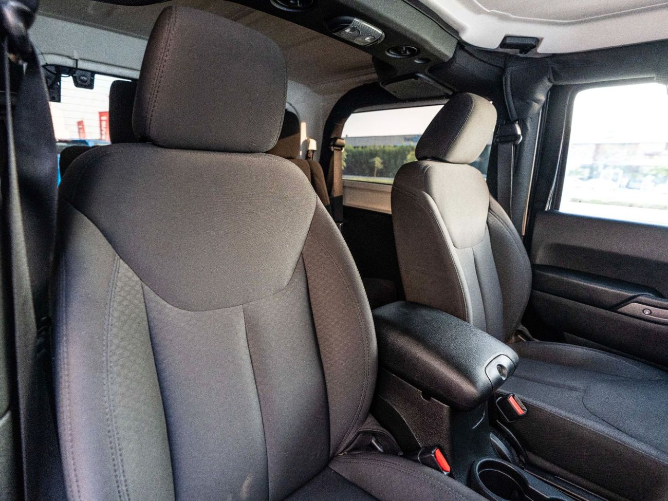 جيب رانجلر Sport 3.6L A/T (4 Seater)