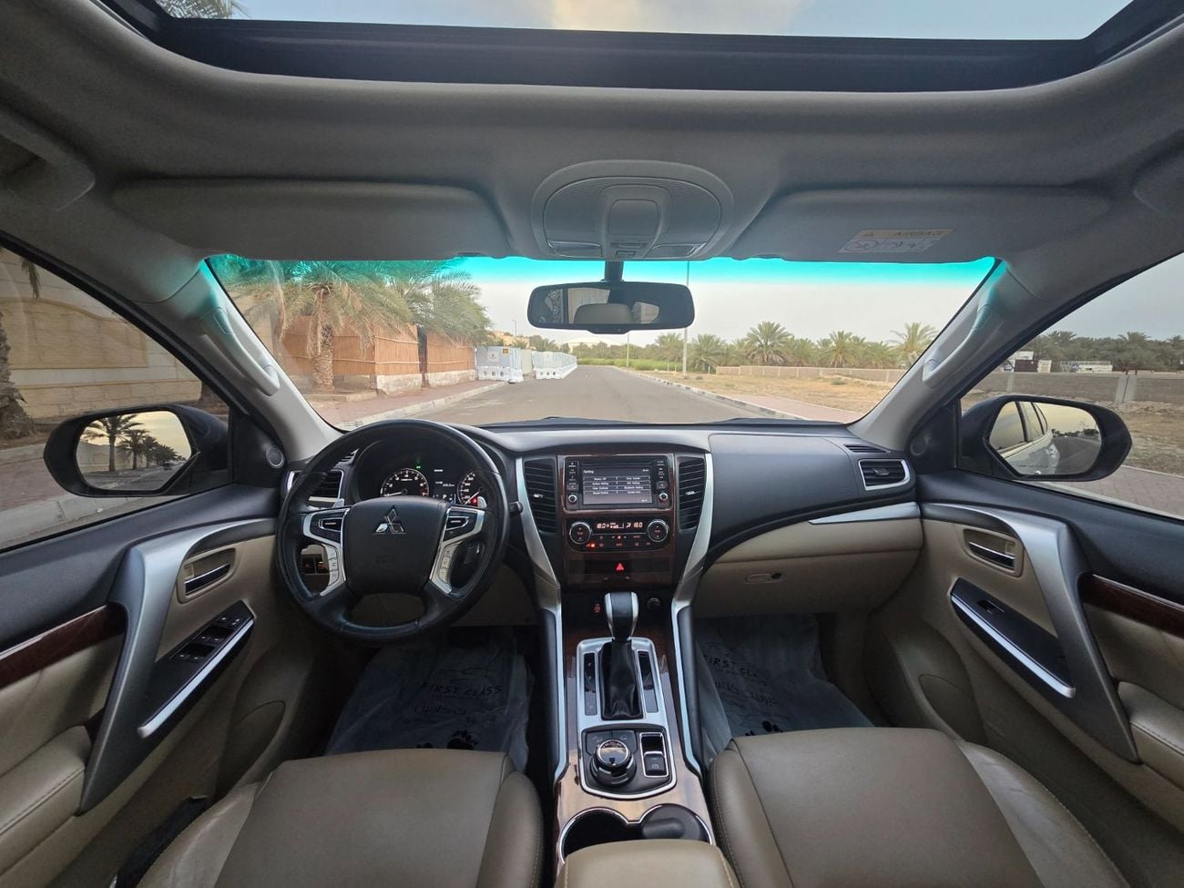 ميتسوبيشي مونتيرو سبورت GLS Premium 3.0L (7 Seater)