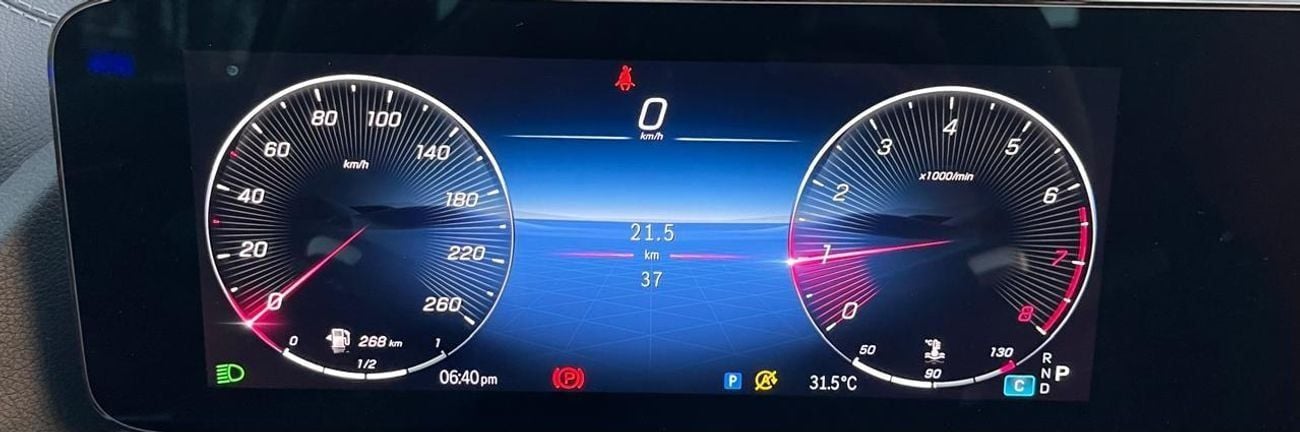 مرسيدس بنز GLA 200 Premium 1.4L AMG 5 years warranty 2025 GCC