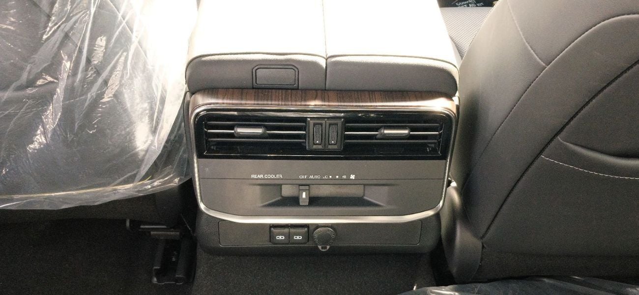 تويوتا لاند كروزر VX LC300 VX 3.3L Diesel 2025YM