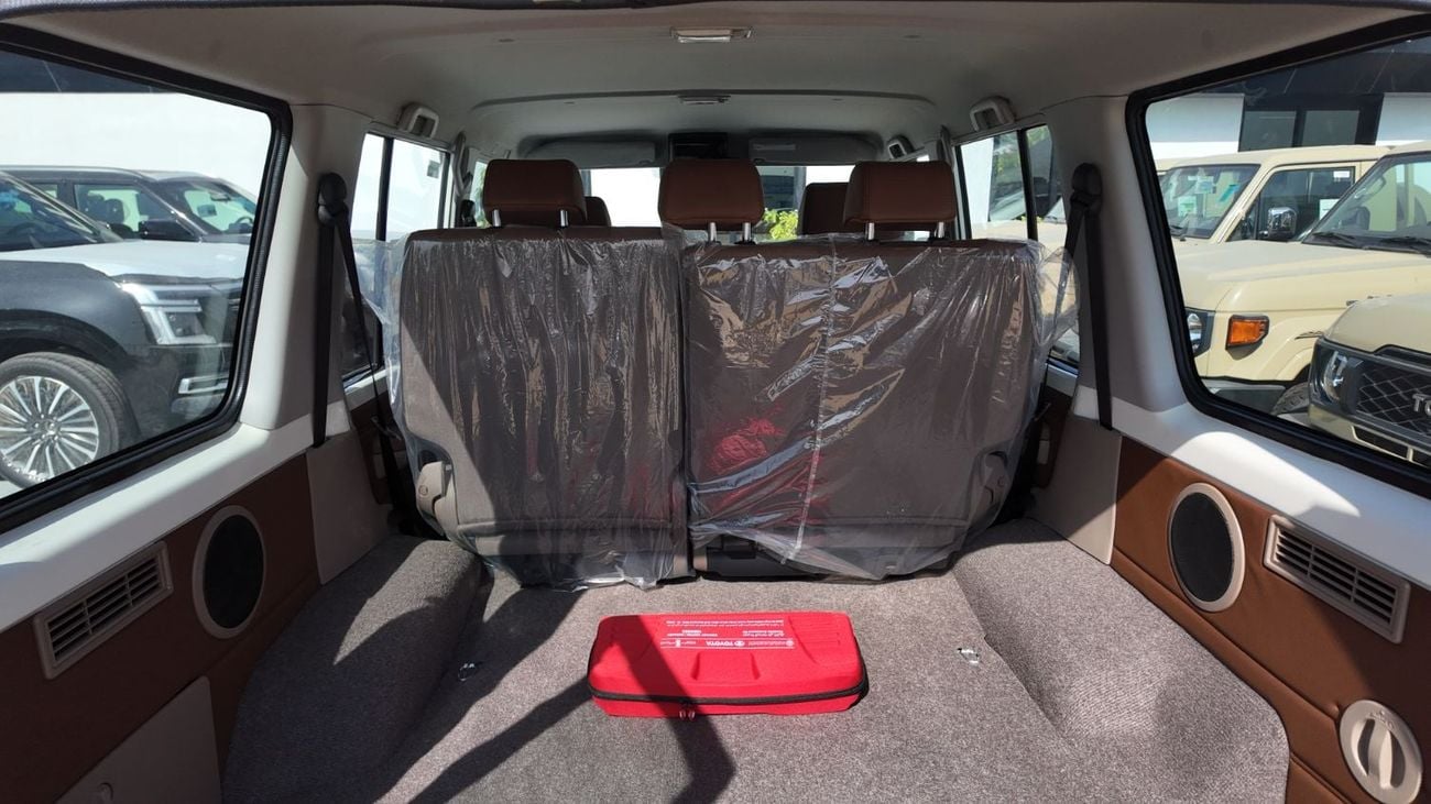 Toyota Land Cruiser TOYOTA LAND CRUISER HARD-TOP (70 SERIES) A/T 4.0L - 2025