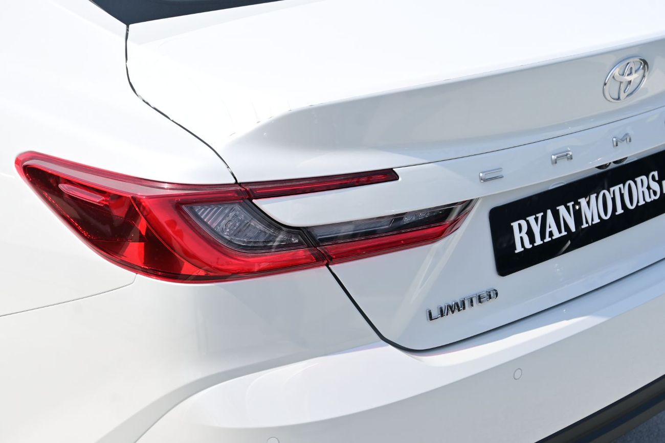 تويوتا كامري Toyota Camry Limited 2.5L Hybrid, Model 2025, Color White