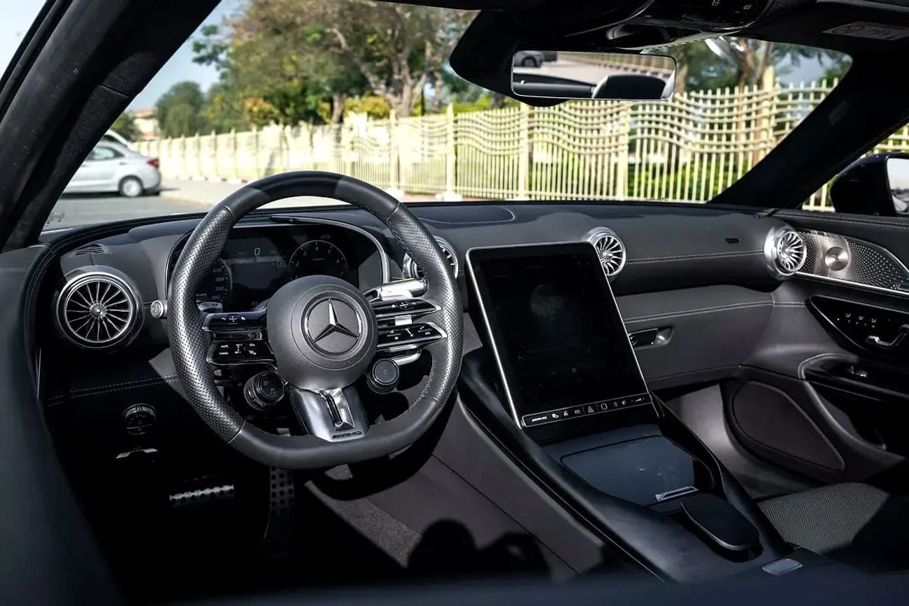 مرسيدس بنز SL 63 AMG Mercedes-AMG SL63 Roadster | 2 Years Warranty + Service Contract