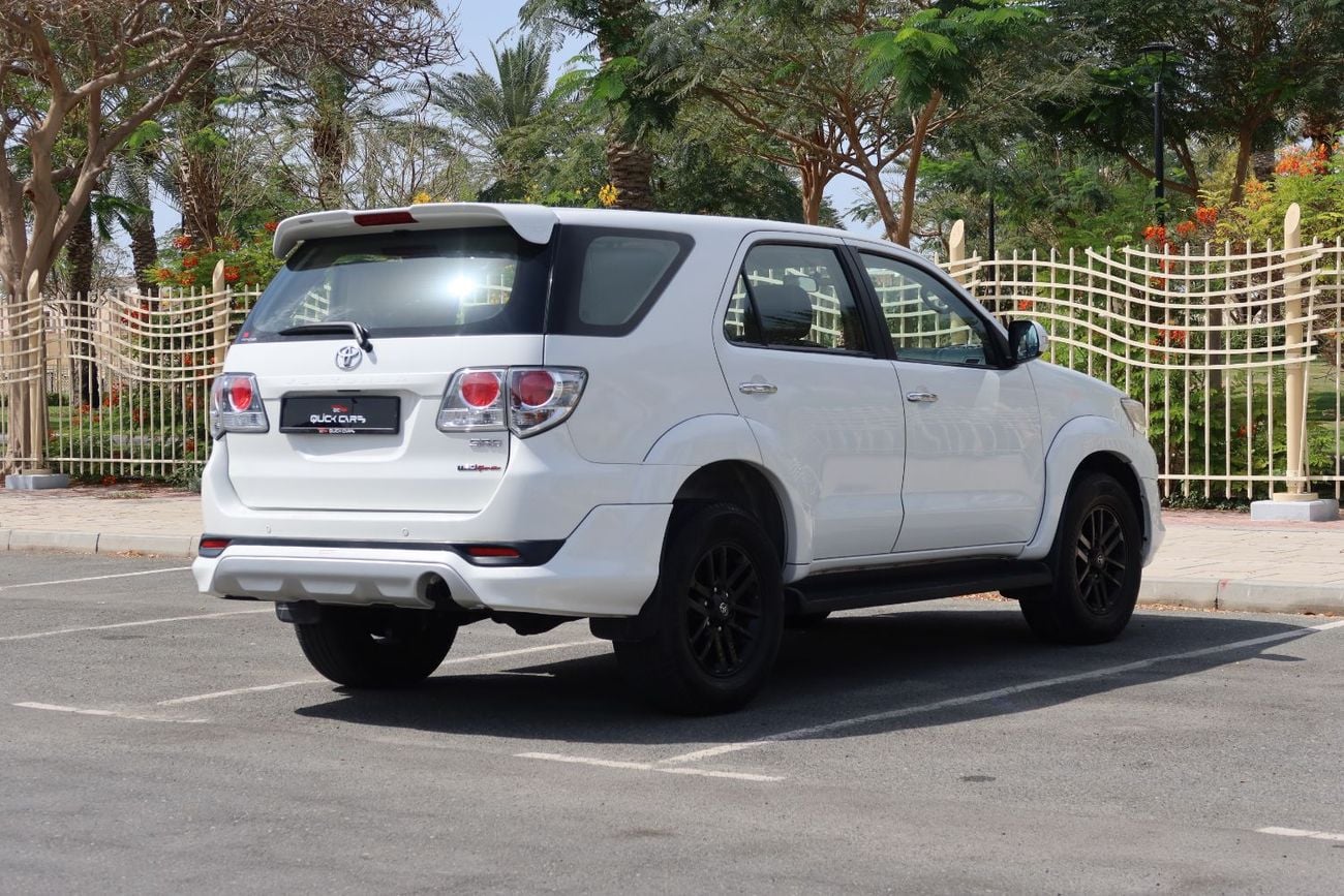 تويوتا فورتونر SR5 2.7L