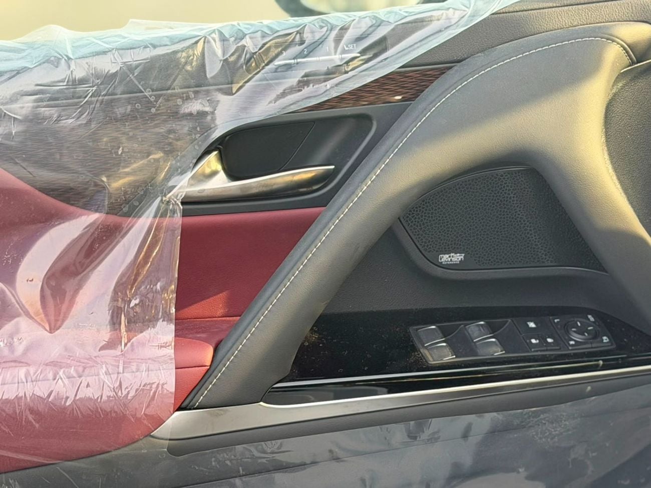 لكزس LX 600 SIGNATURE SIGNATURE