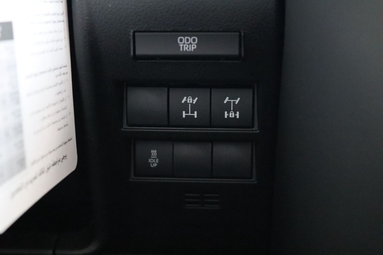 Toyota Land Cruiser 300 VX-HIGH  3,3 TWINTURBO DIESEL VX-HIGH FULLY LOADED **التصدير فقط خارج الخليج**