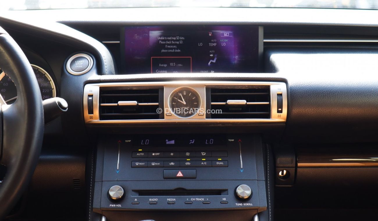 لكزس IS 200 200 T