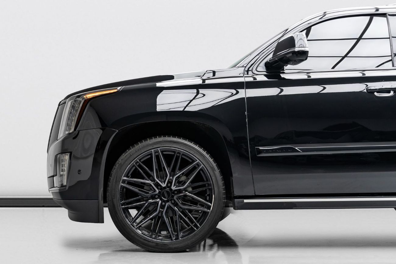 Cadillac Escalade Std 6.2L 2017 Cadillac Escalade, 1 Year Warranty, Full Service History, Low KMs, GCC